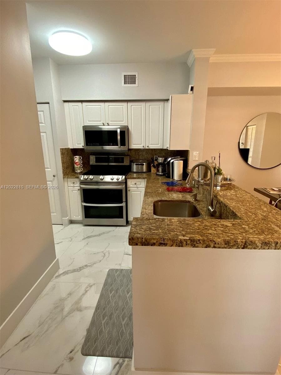 Porto Bellagio · #3609 in Sunny Isles Beach - Photo 10