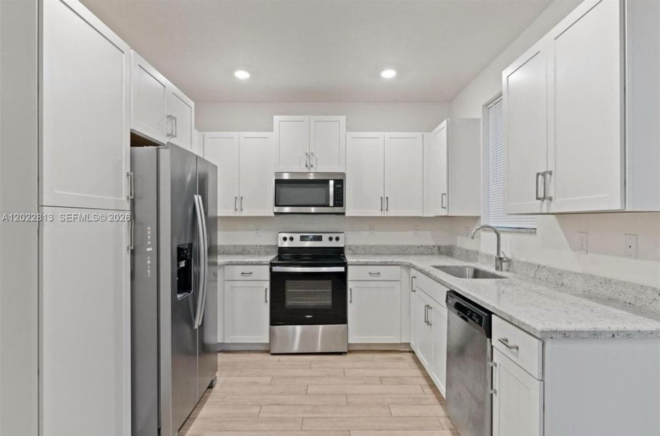 2474 SE 10th Ct photo 2