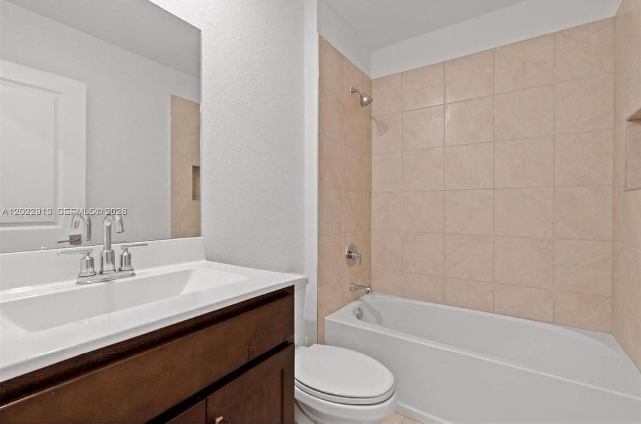 2474 SE 10th Ct photo 15