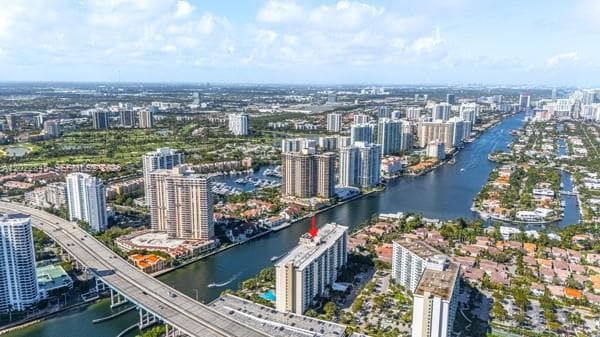 OceanView · #817 in Sunny Isles Beach - Photo 3