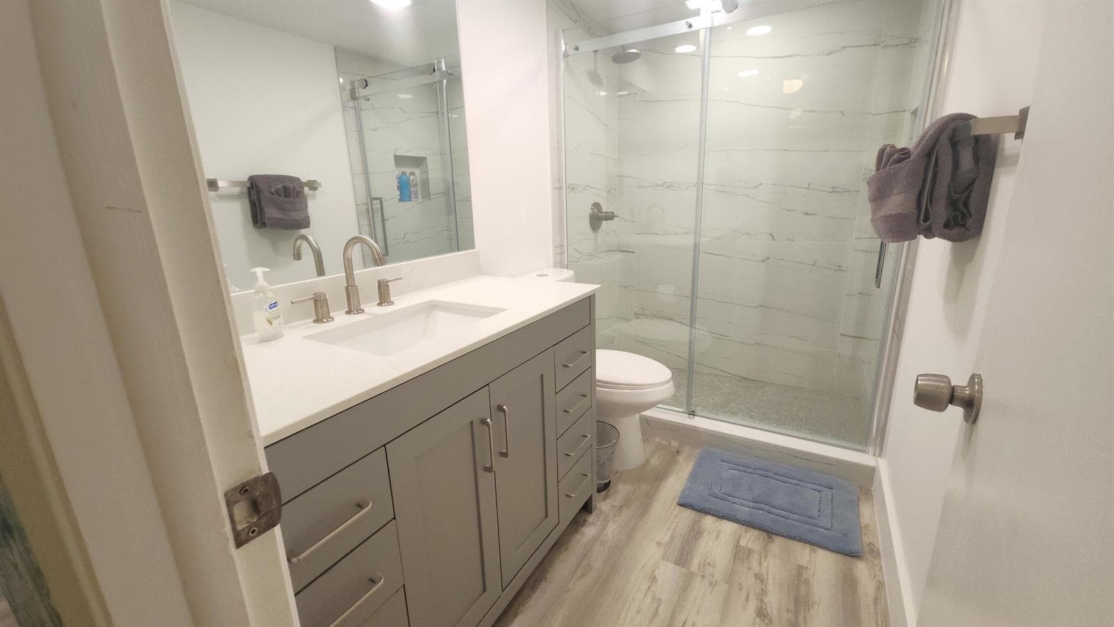 2nd bathroom