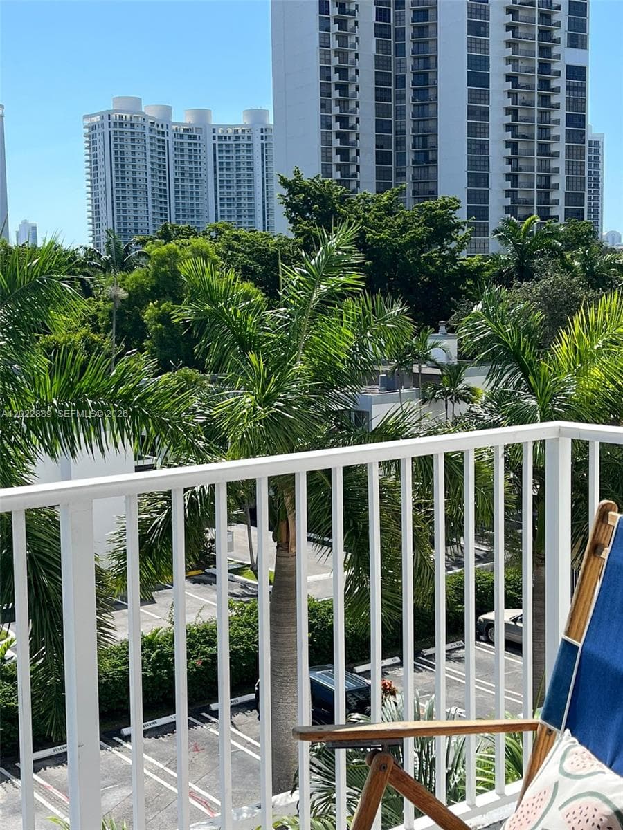 ADMIRALS PORT CONDO · #405E in Aventura - Photo 5
