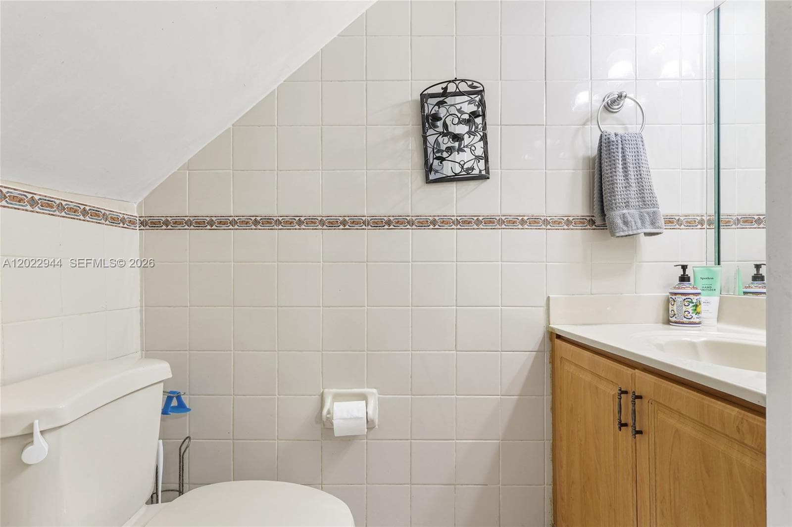 1/2 Bathroom