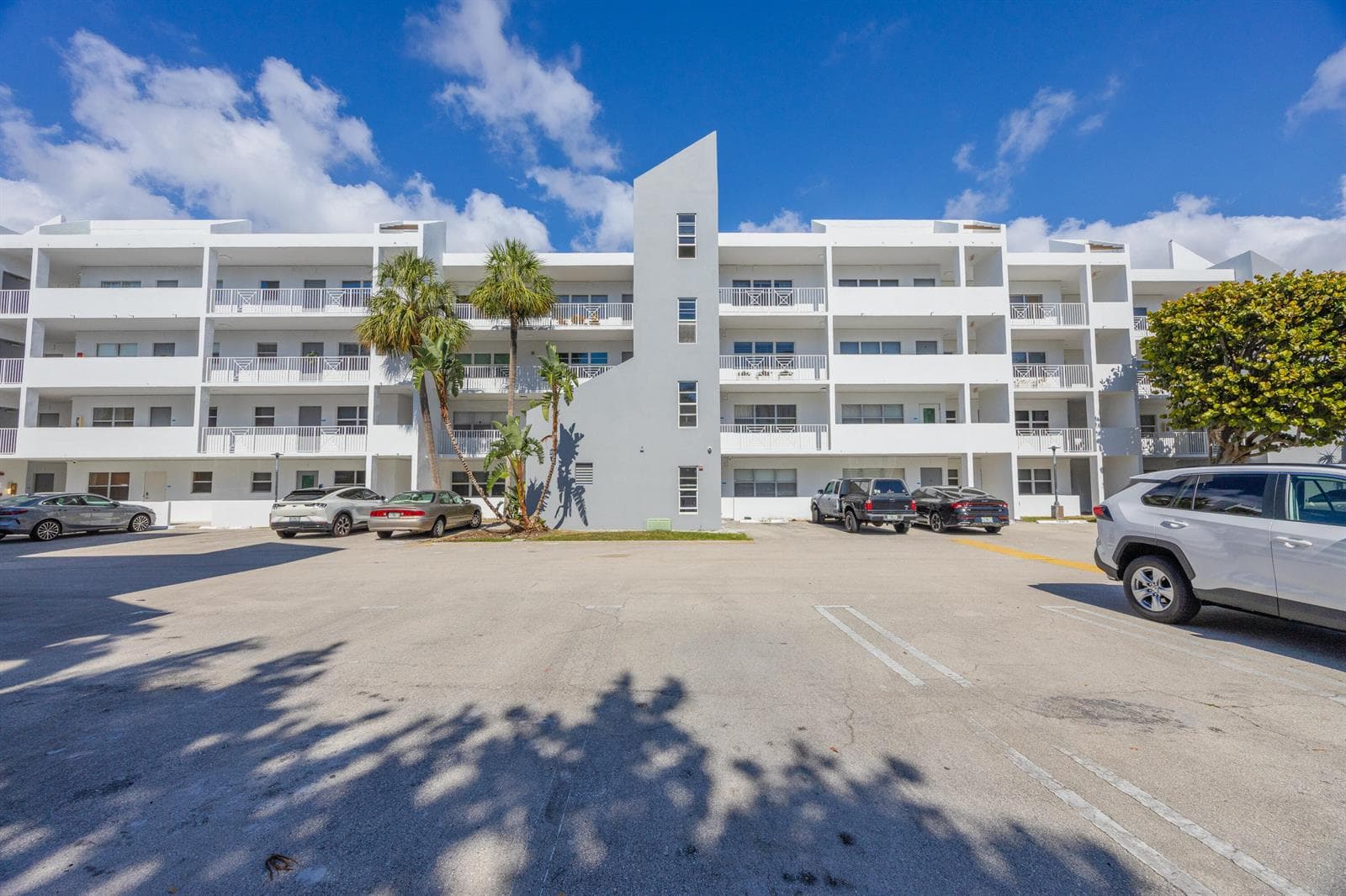 Harbors Edge Condo Front