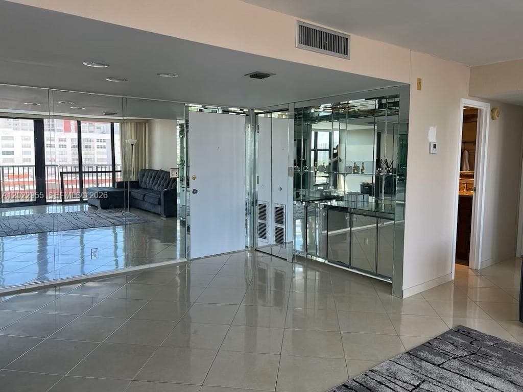 AVANT GARDE CONDO · #808 in Hallandale Beach - Photo 5