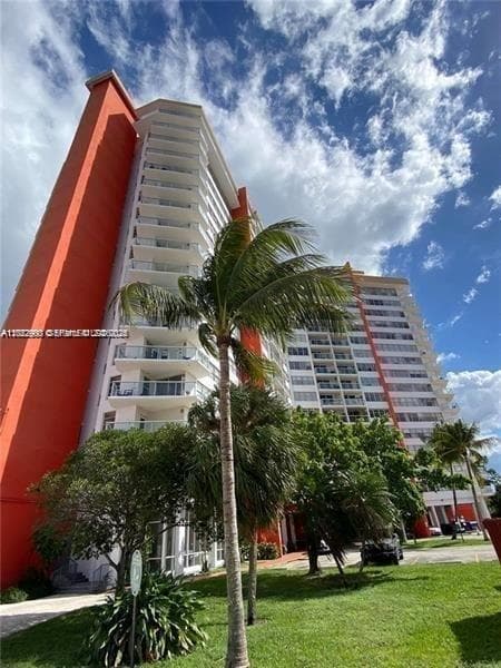 BUCKLEY TOWERS CONDO · #1013W in Miami - Photo 24