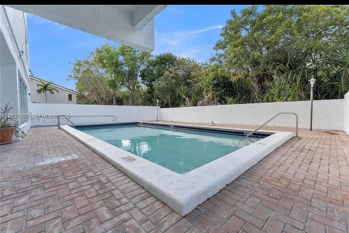 PINE TOWER CONDO · #303 in North Miami Beach - Photo 15