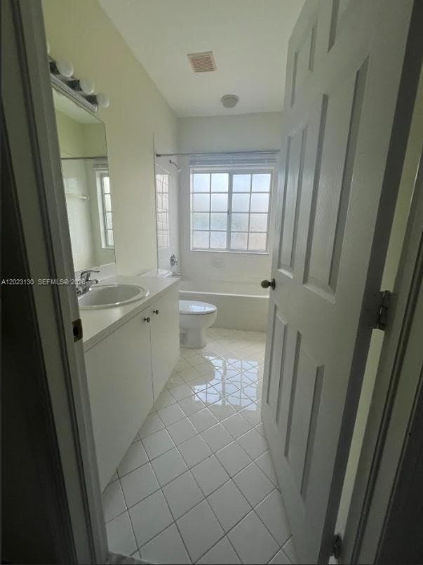 1423 NE 40th Rd #1423 photo 2