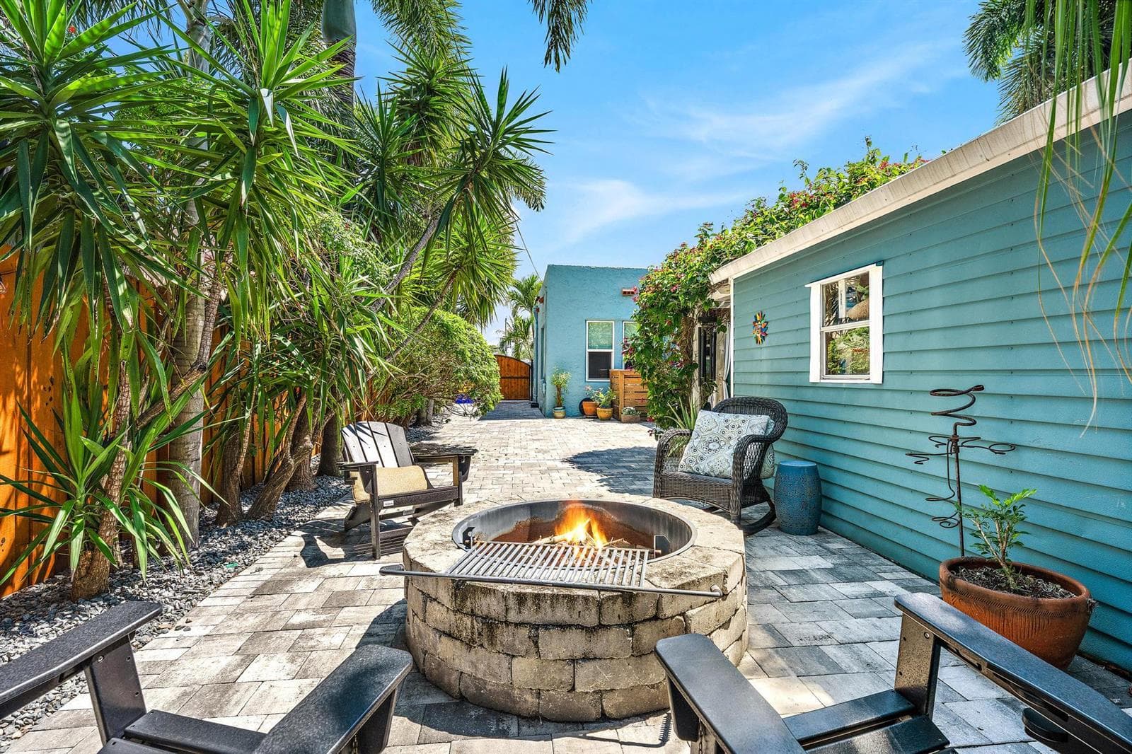 823 Selkirk St-25