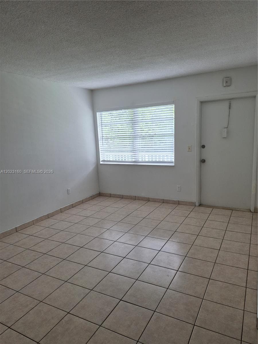 Seventeenth Green · #236 in Hallandale Beach - Photo 2