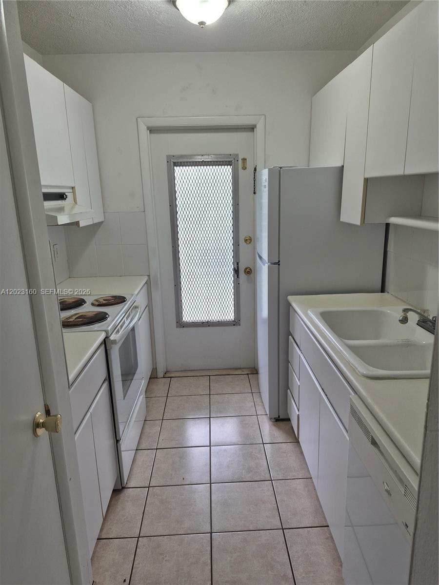 Seventeenth Green · #236 in Hallandale Beach - Photo 6