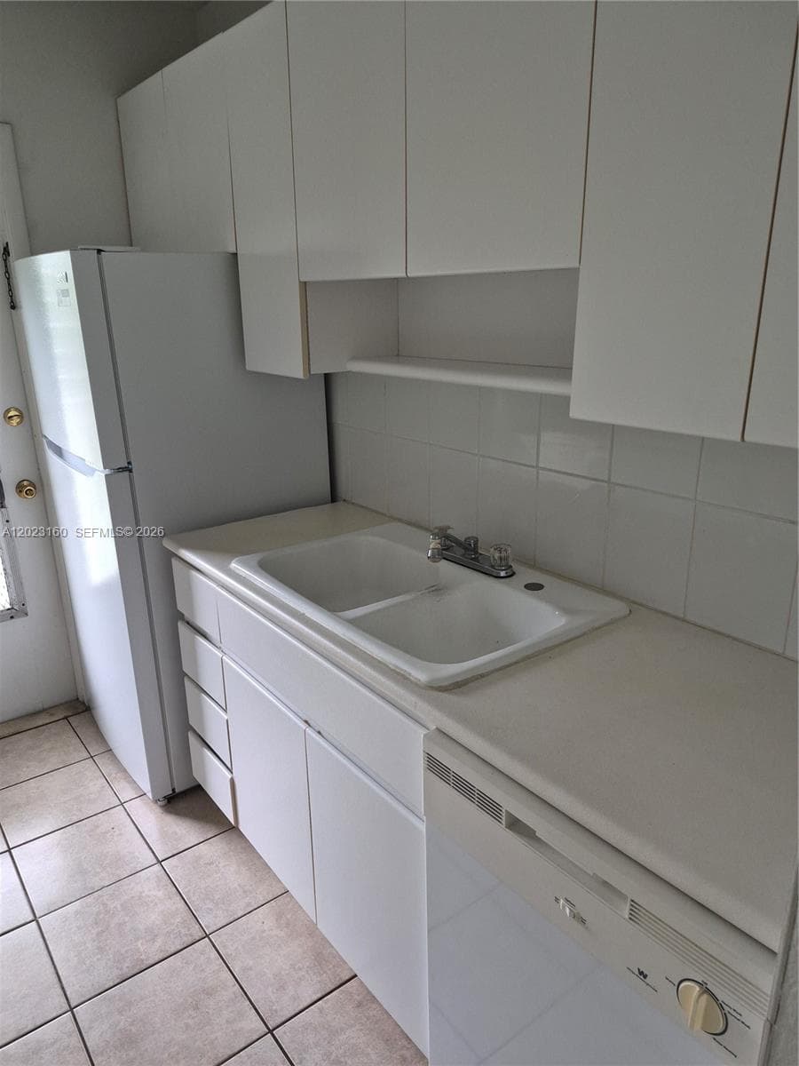 Seventeenth Green · #236 in Hallandale Beach - Photo 7