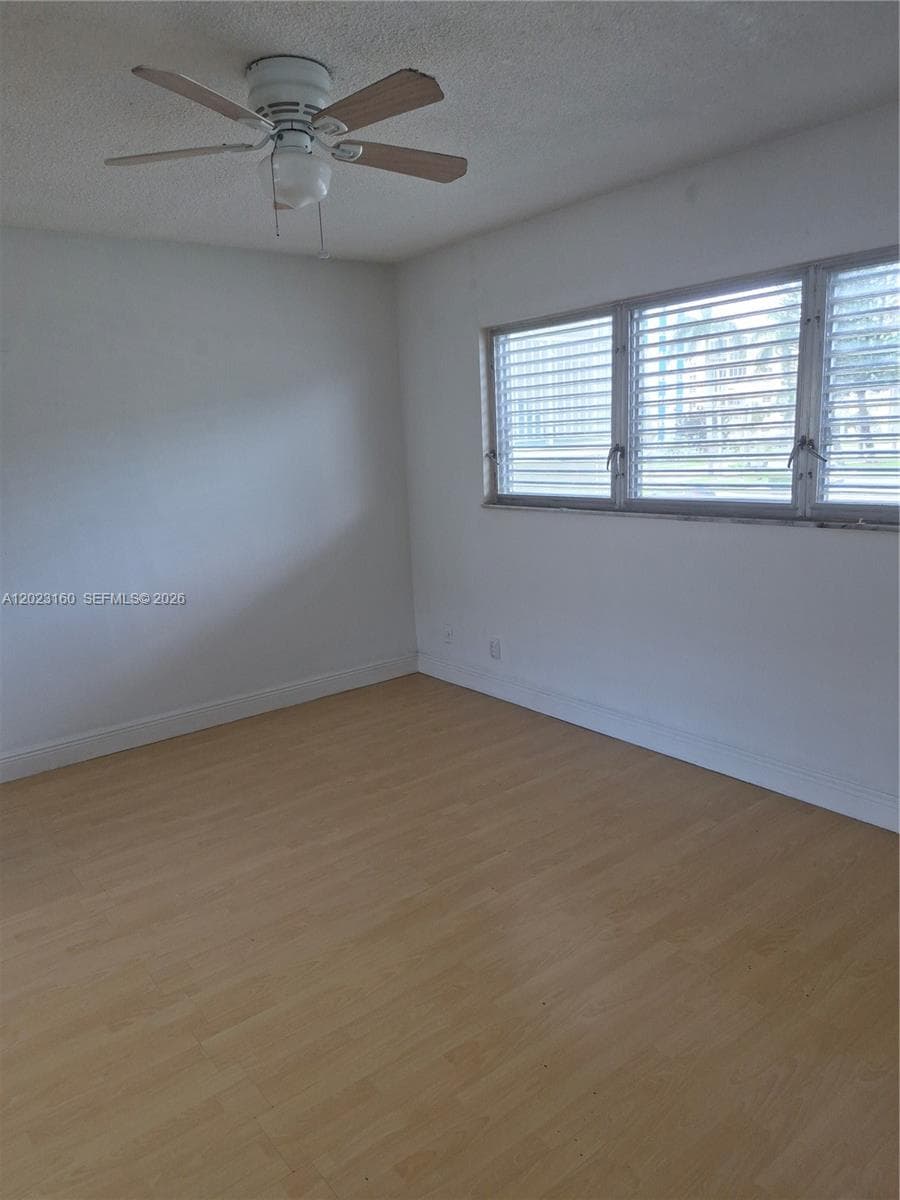 Seventeenth Green · #236 in Hallandale Beach - Photo 11