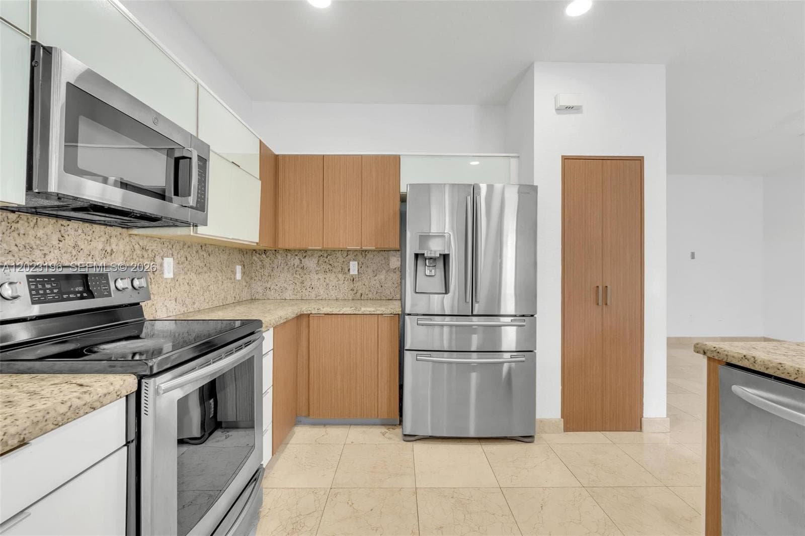16125 SW 65th Ln photo 32