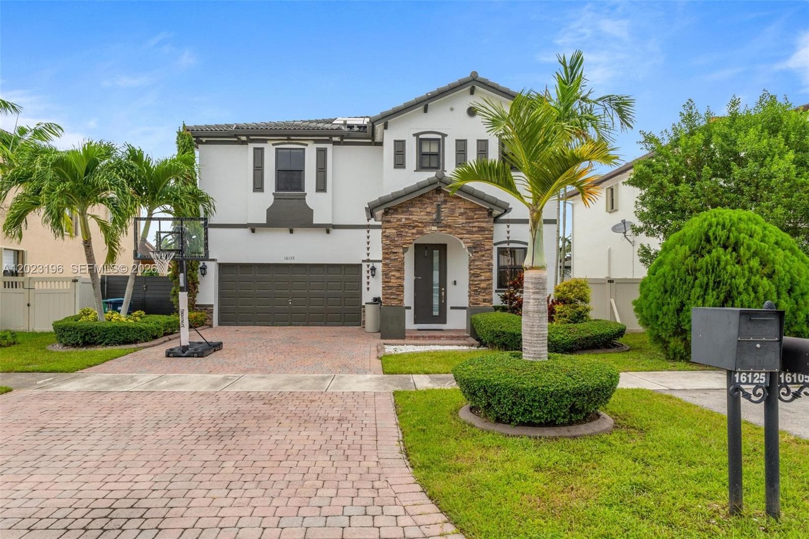 16125 SW 65th Ln photo 1