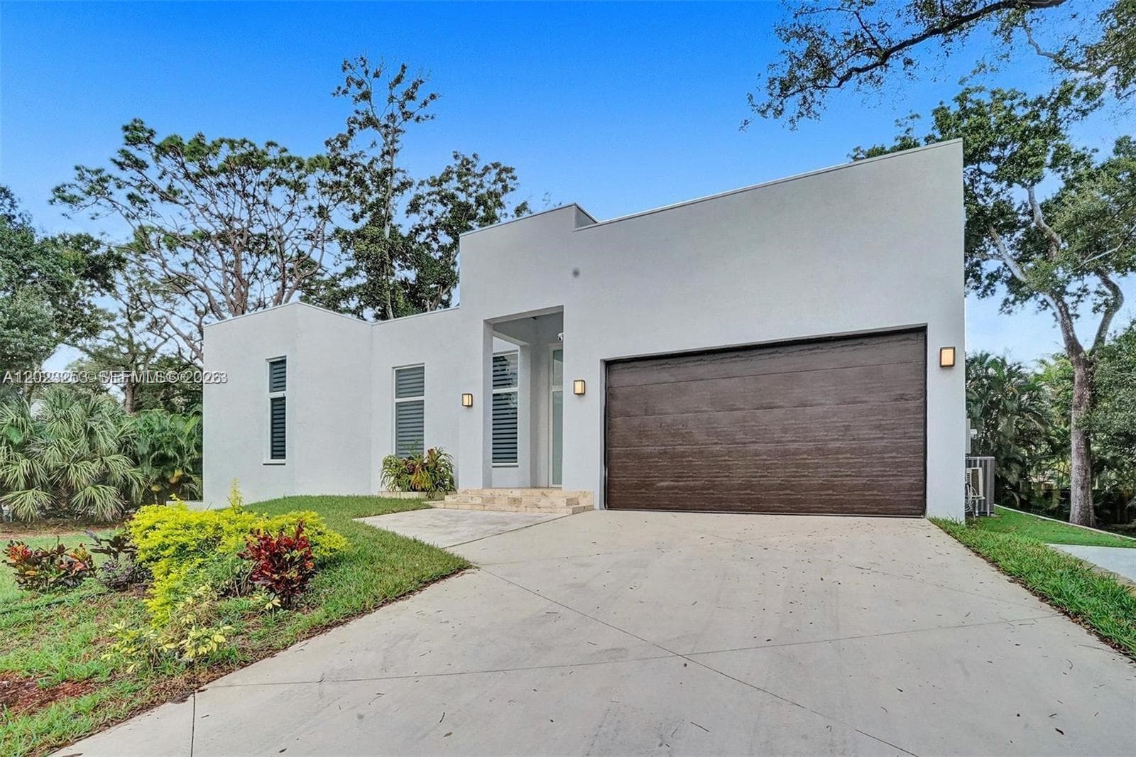 1759 SW 30th Pl photo 6