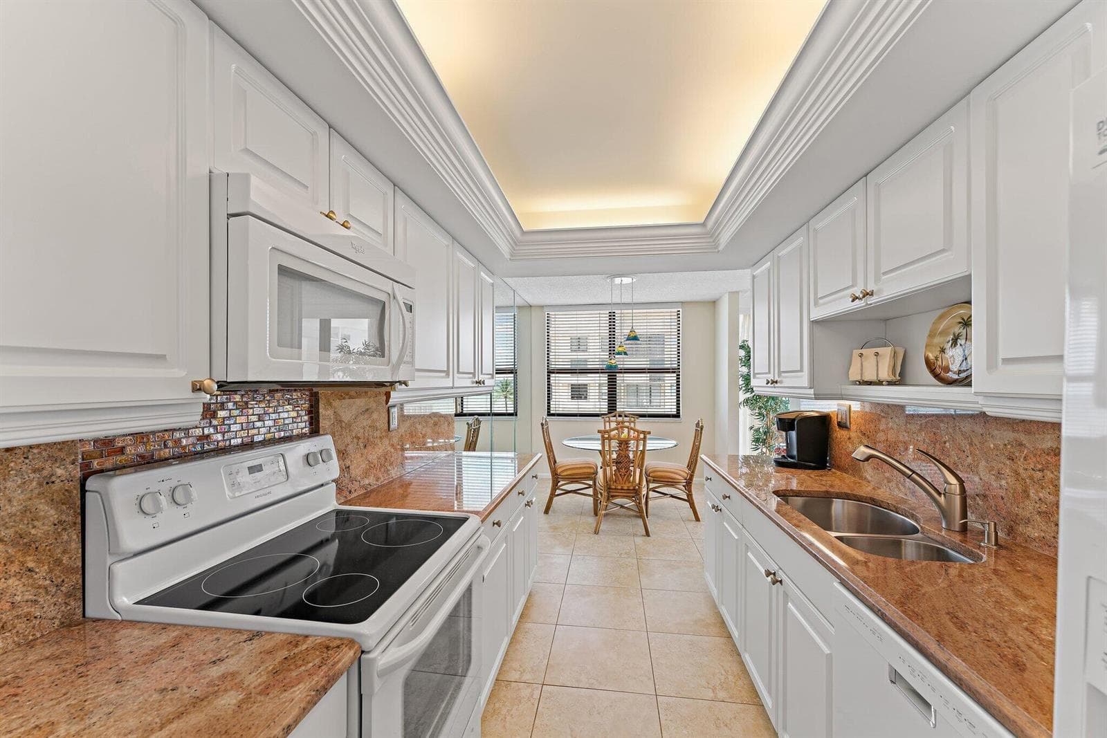 025-5480NOceanDr-B6b-SingerIsland-SMALL