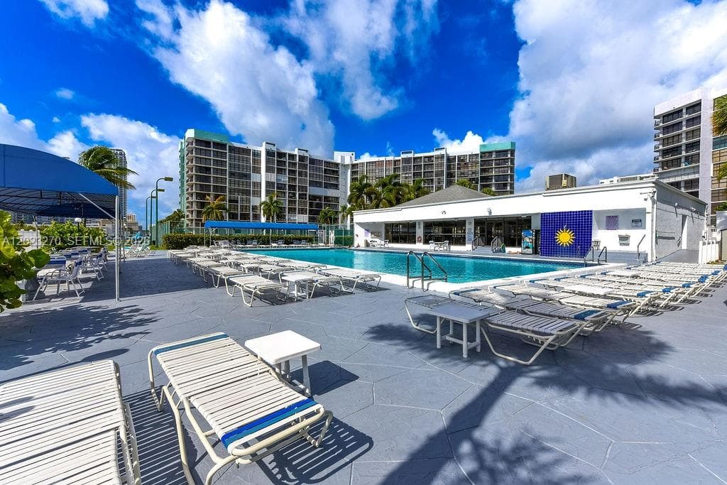 TOWERS OF OCEANVIEW SOUTH · #829 in Hallandale Beach - Photo 36