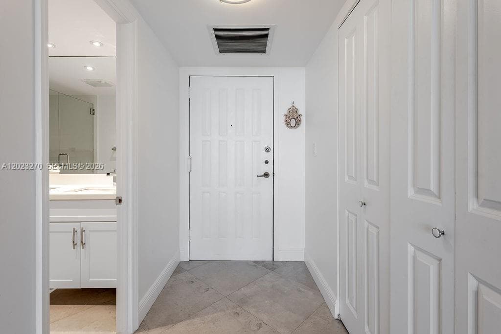 TOWERS OF OCEANVIEW SOUTH · #829 in Hallandale Beach - Photo 8