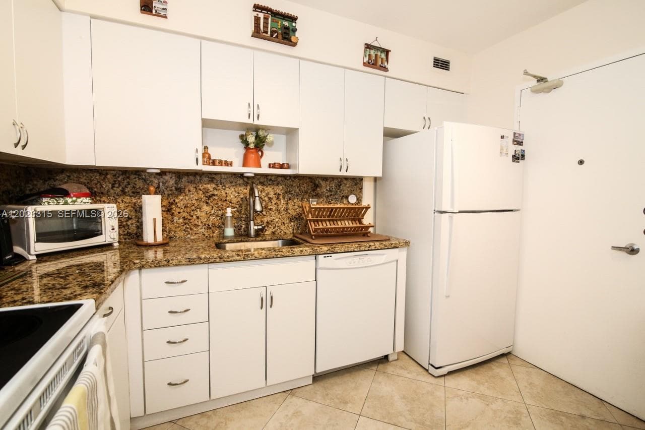 Seacoast 5151 · #827 in Miami Beach - Photo 9
