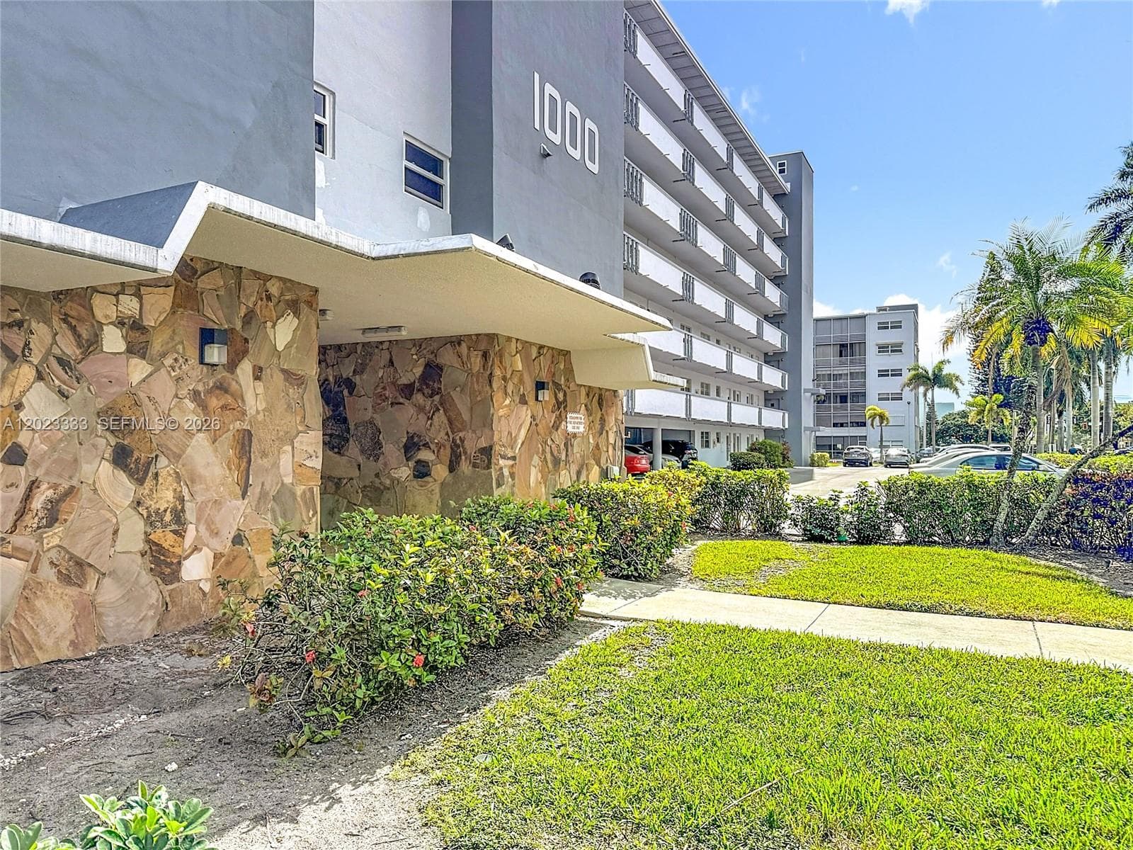 FAIRWAYS ROYALE CONDO · #411 in Hallandale Beach - Photo 4