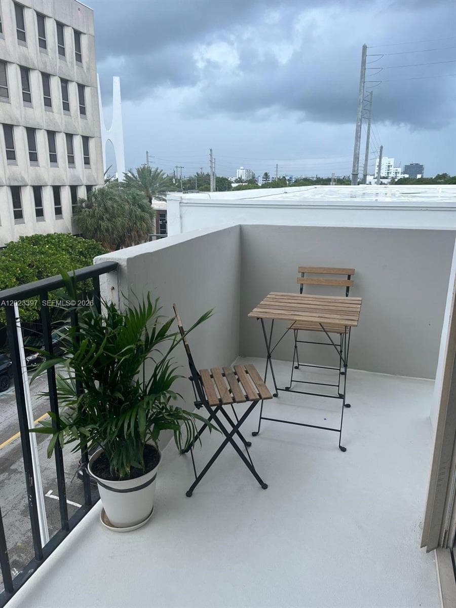 HARDING VILLAS · #401 in Miami Beach - Photo 13