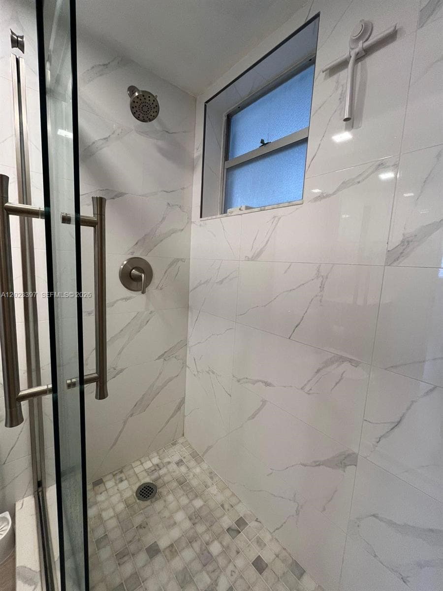 HARDING VILLAS · #401 in Miami Beach - Photo 12