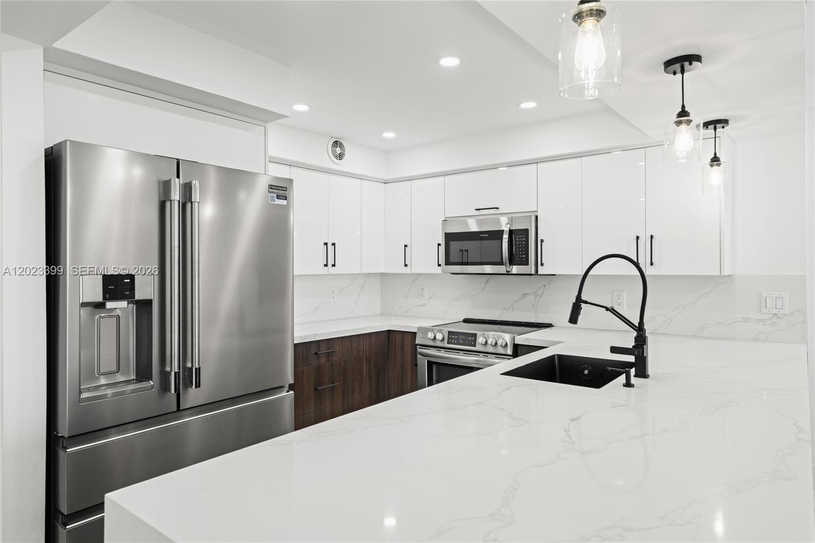 ARLEN BEACH CONDO · #503 in Miami Beach - Photo 16