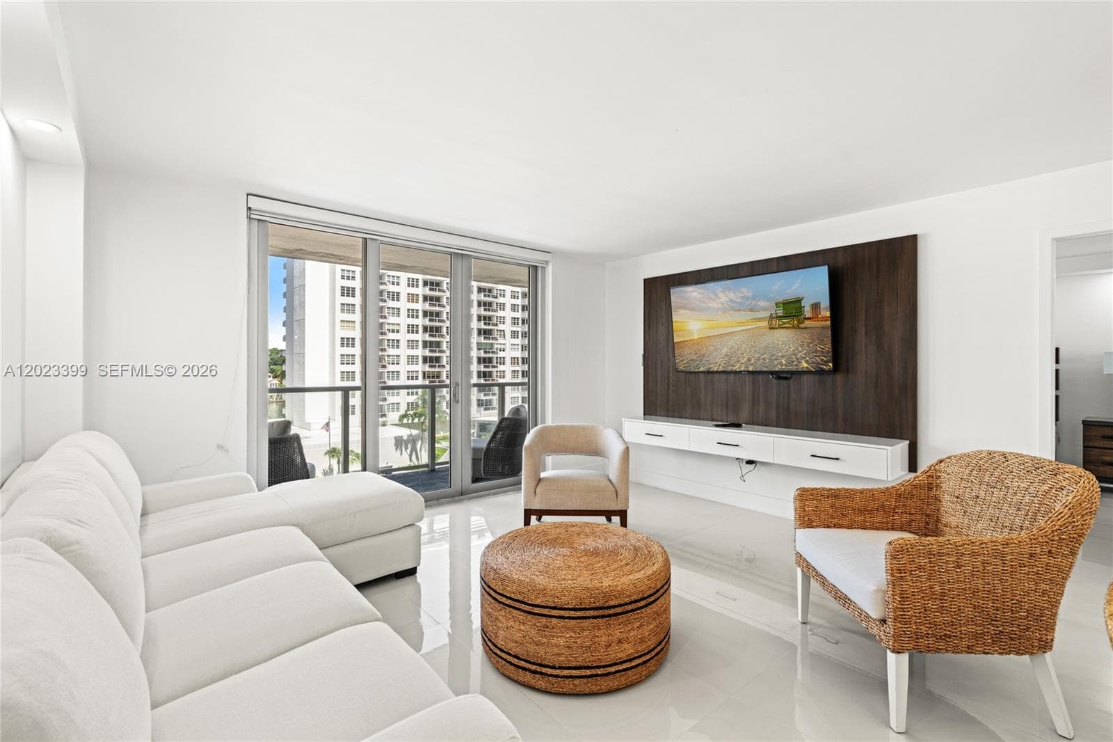 ARLEN BEACH CONDO · #503 in Miami Beach - Photo 4