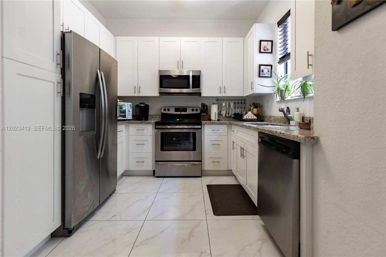 12704 SW 131st Ter photo 6