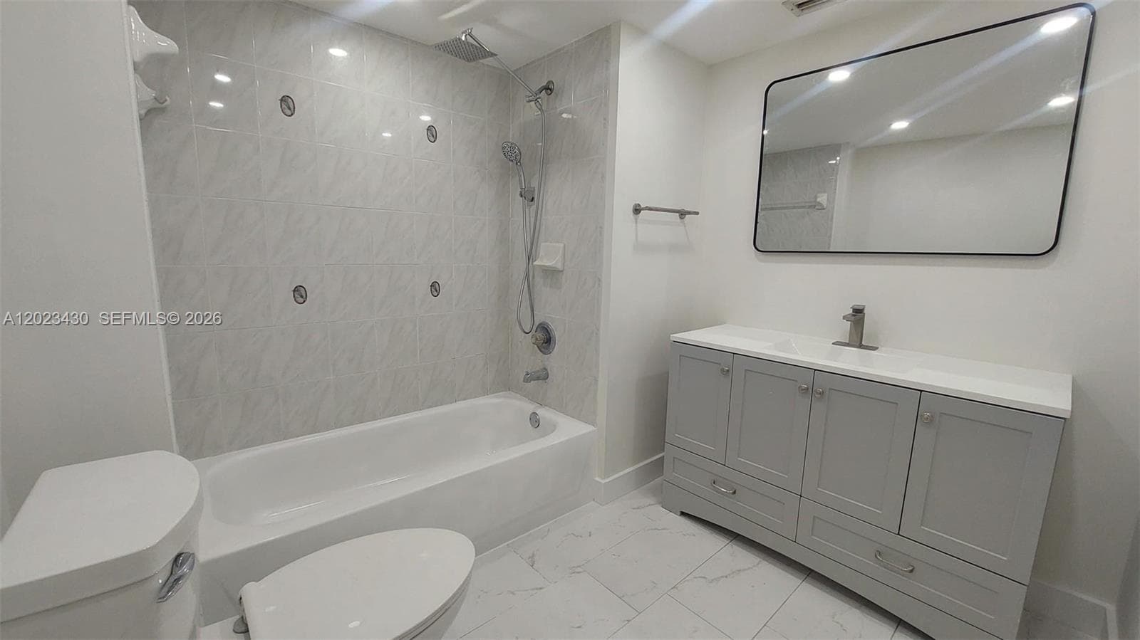 CAPOMAR CONDO · #408 in Miami Beach - Photo 6