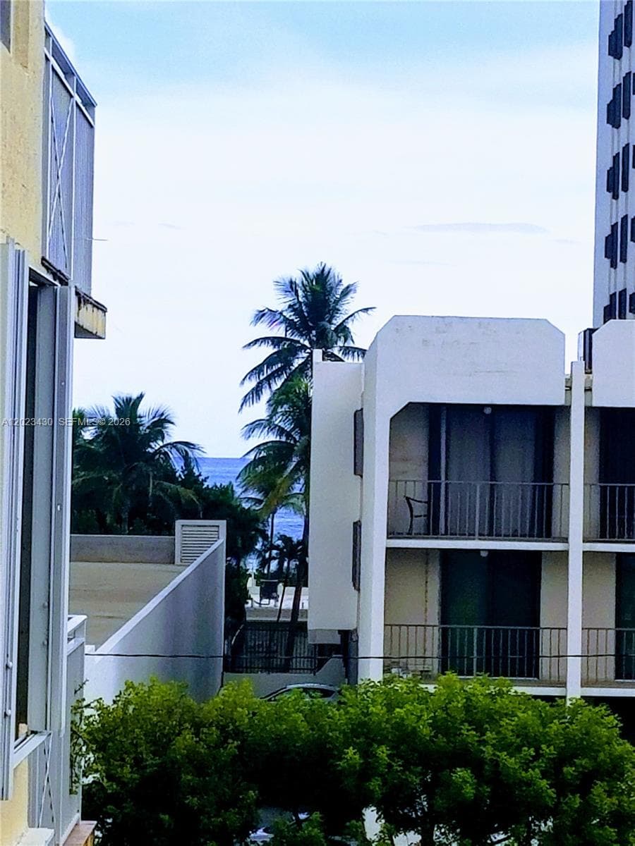 CAPOMAR CONDO · #408 in Miami Beach - Photo 13