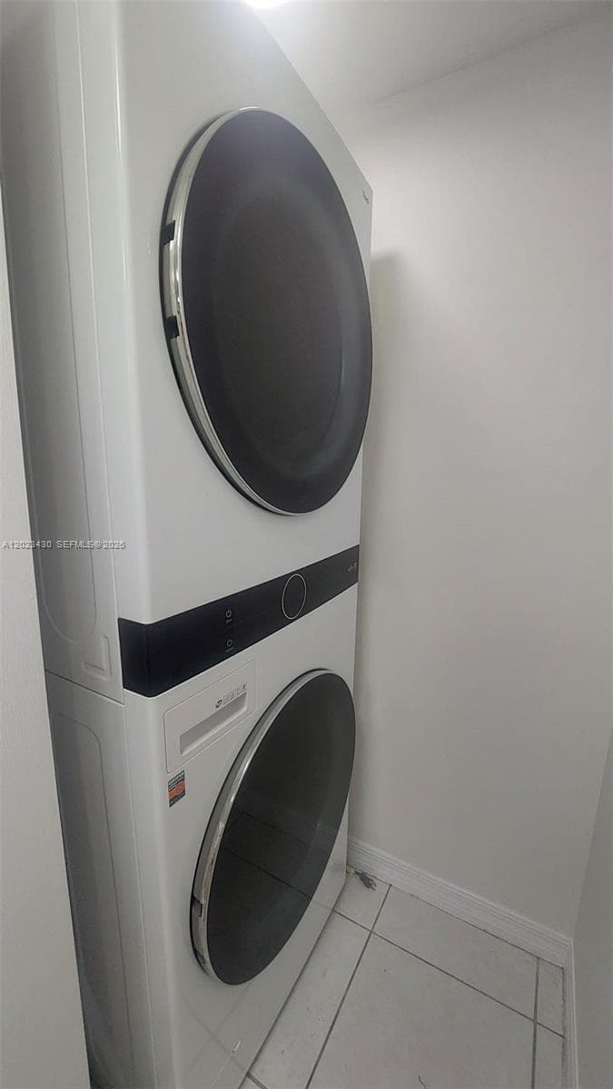 CAPOMAR CONDO · #408 in Miami Beach - Photo 4