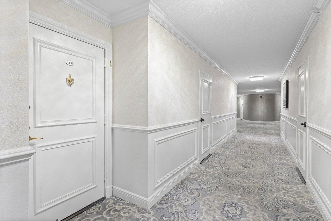 Ballway to the front door