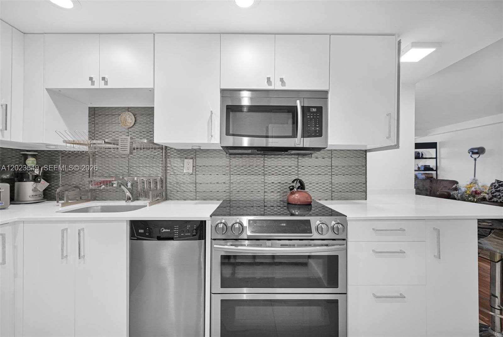 THE RIVIERA CONDO · #504 in Miami Beach - Photo 13