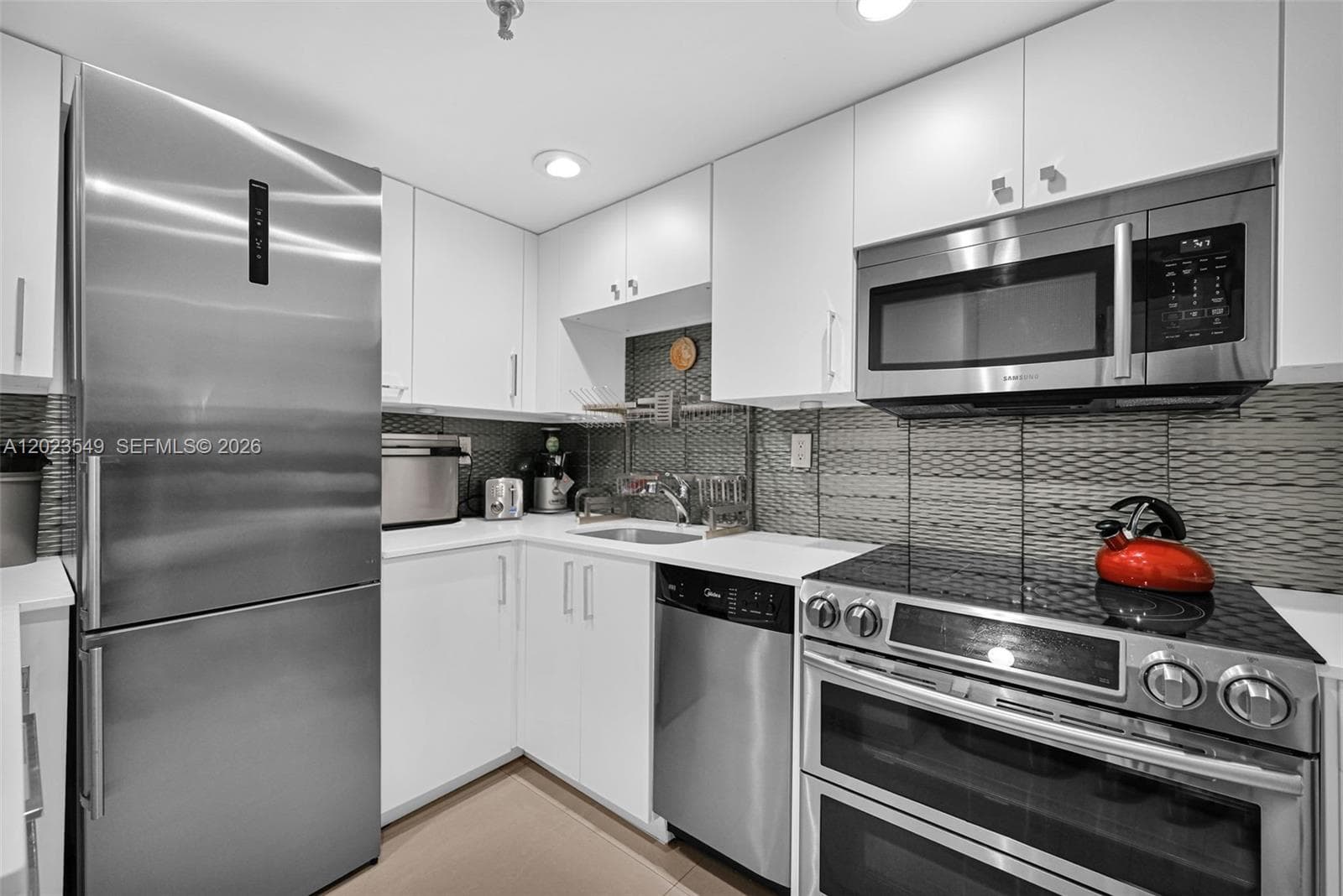 THE RIVIERA CONDO · #504 in Miami Beach - Photo 12