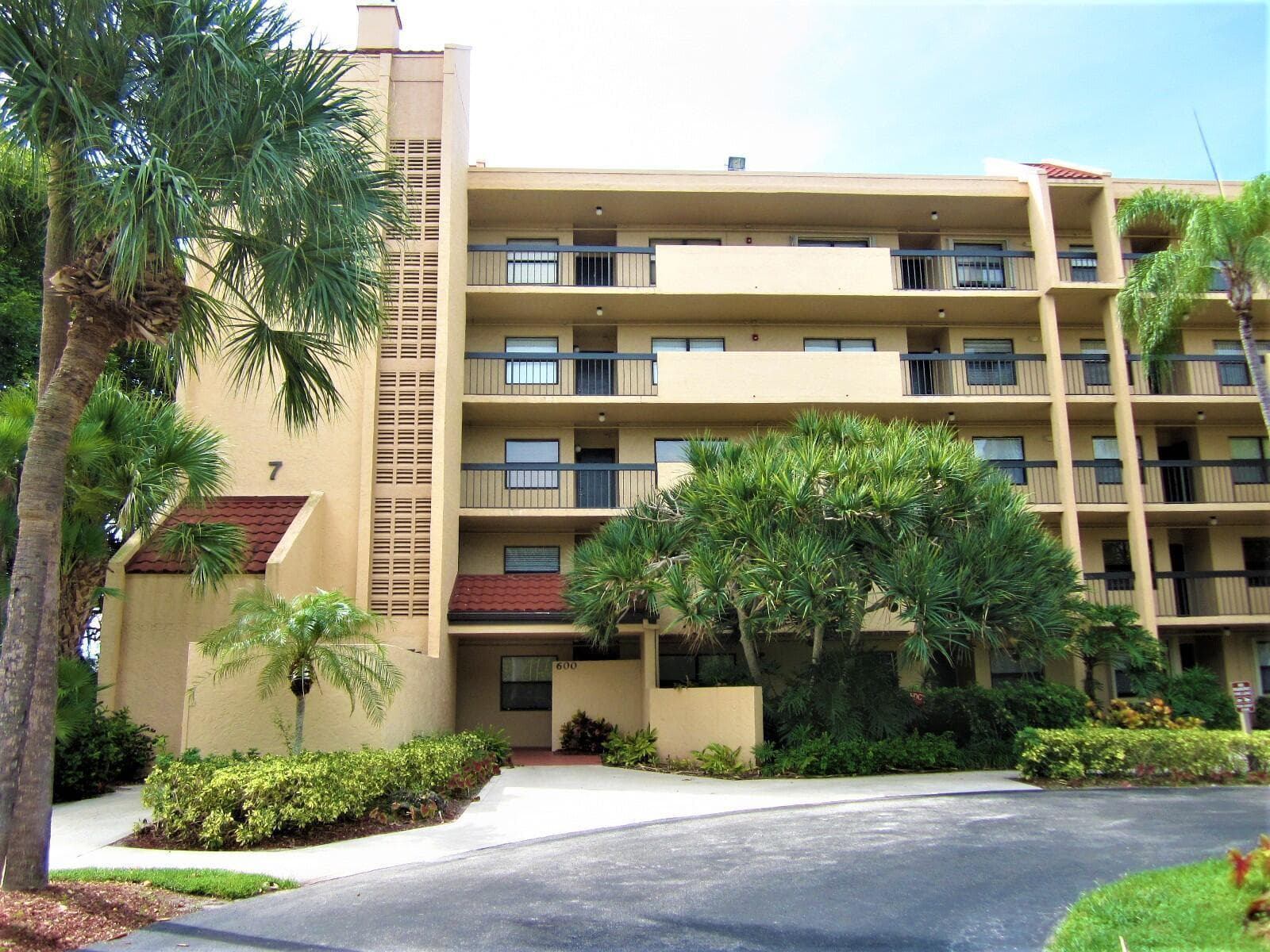 600 Egret Circle #7201