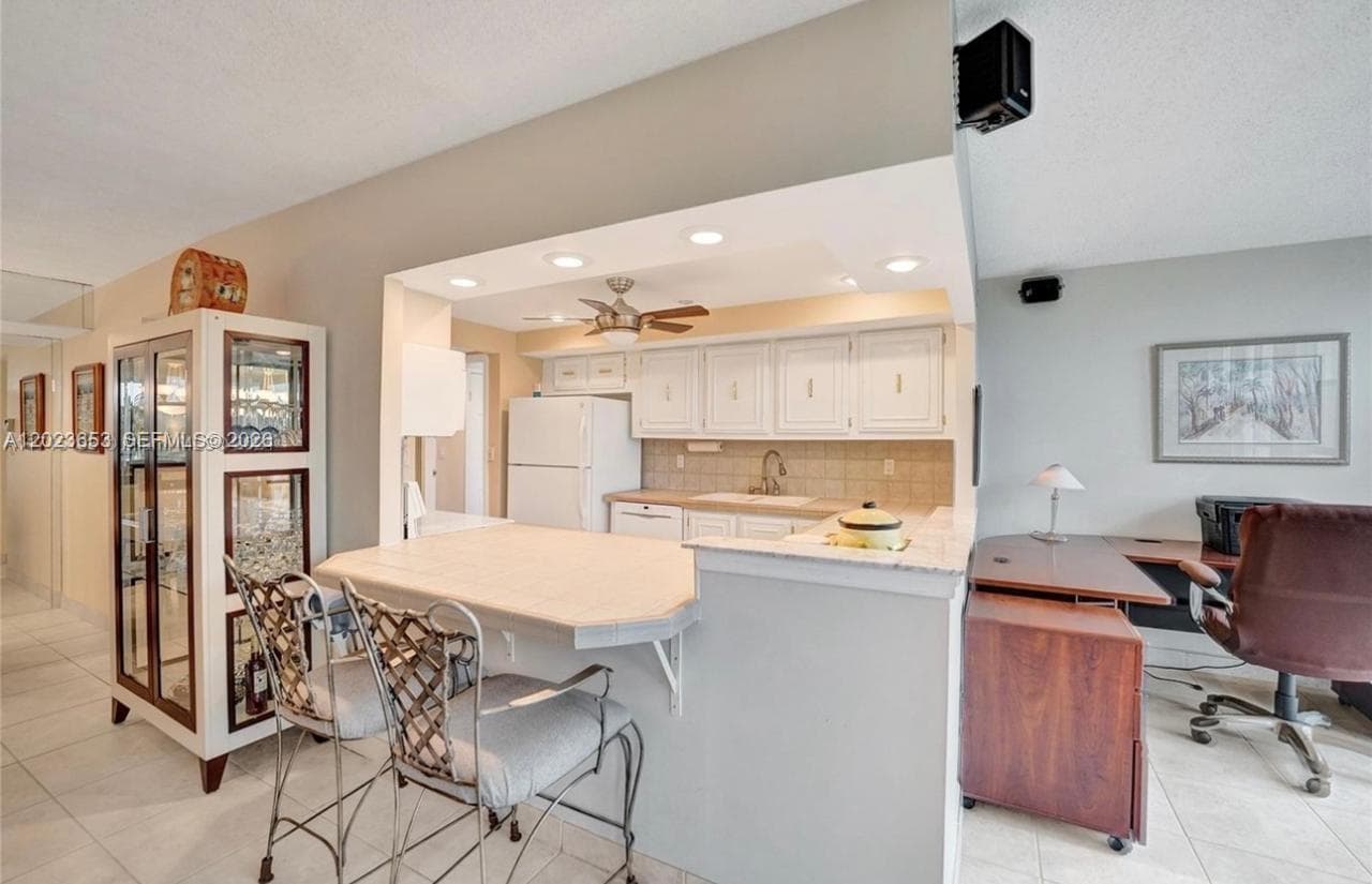 DESOTO PARK CONDO · #205 in Hallandale Beach - Photo 6