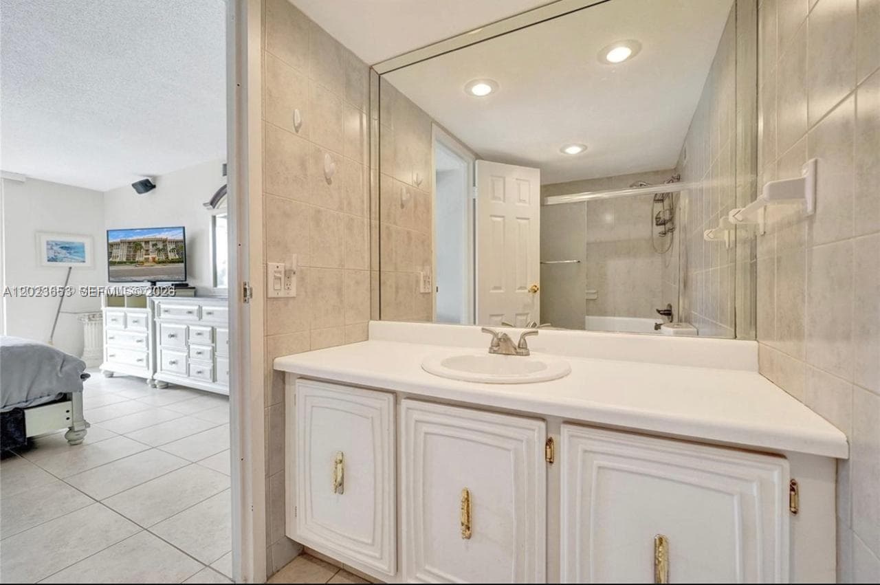 DESOTO PARK CONDO · #205 in Hallandale Beach - Photo 13
