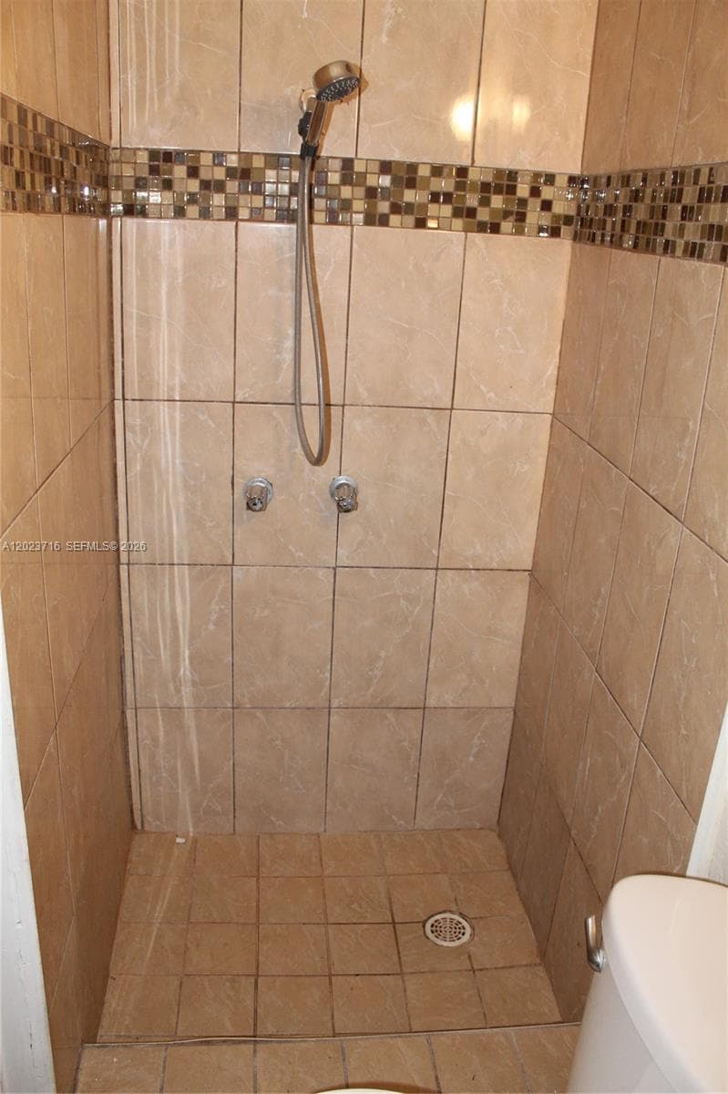 13875 NE 16th Ct photo 23