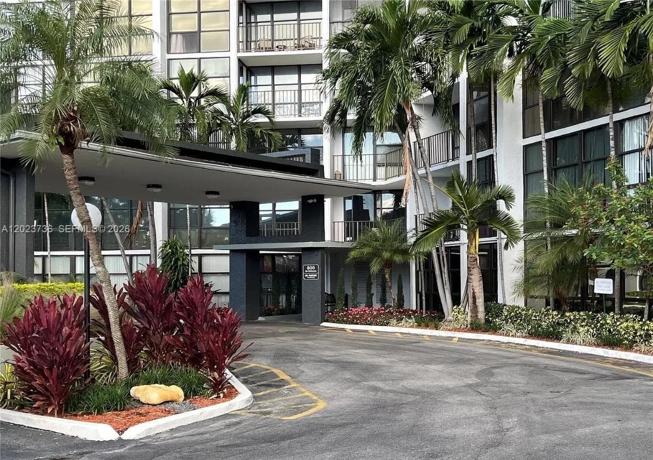 Oceanview Park Condominiu · #430 in Hallandale Beach - Photo 2