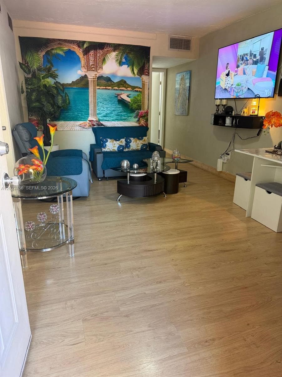 BELLA LUNA · #118 in Hialeah - Photo 4