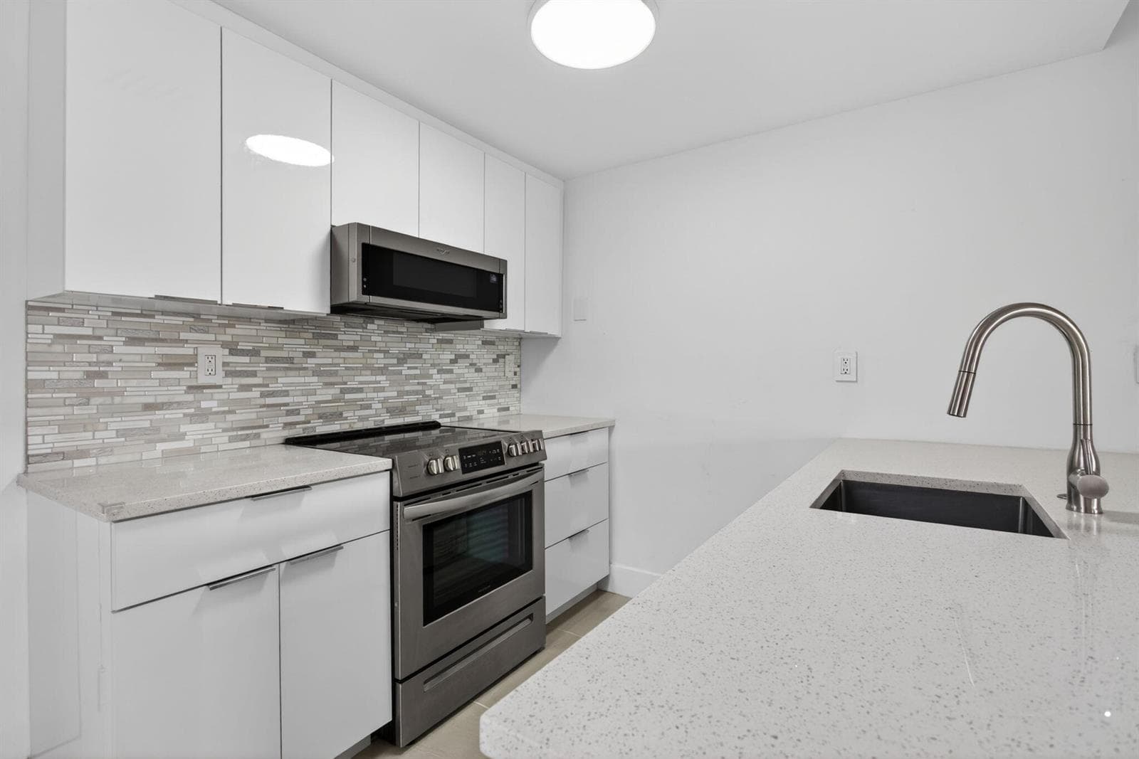 7-web-or-mls-3212-4048