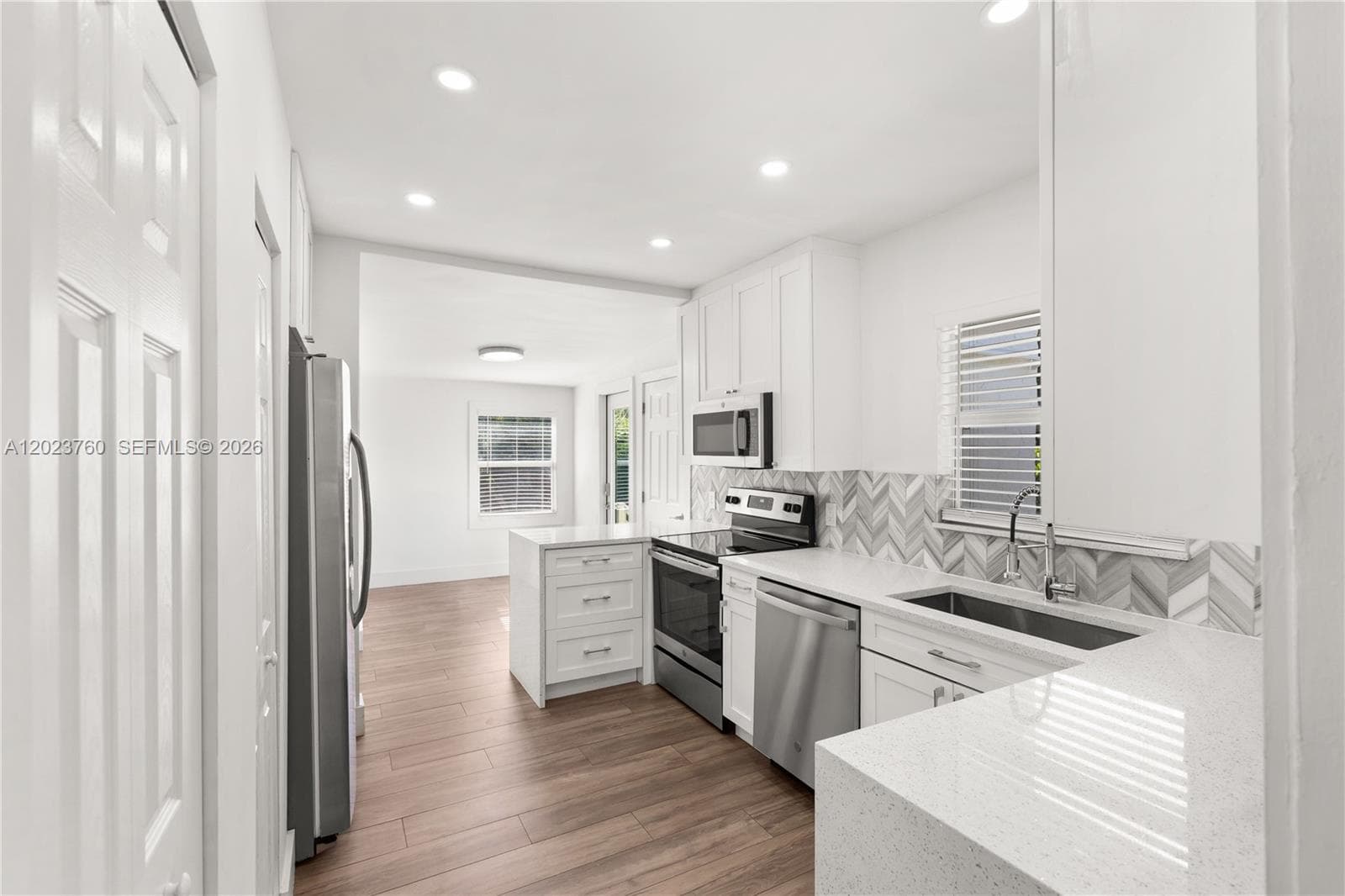 900 Tangier St photo 13