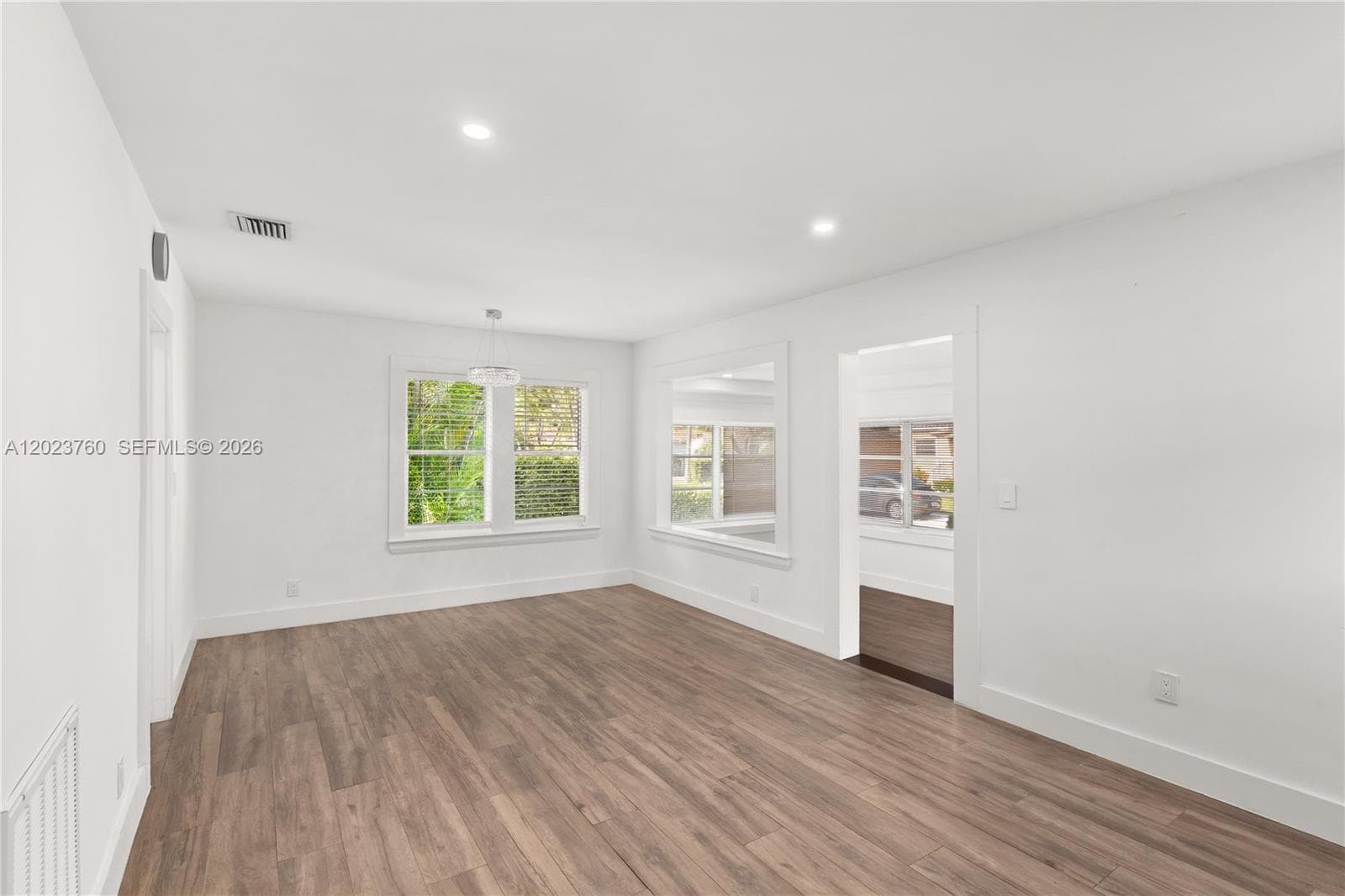 900 Tangier St photo 11