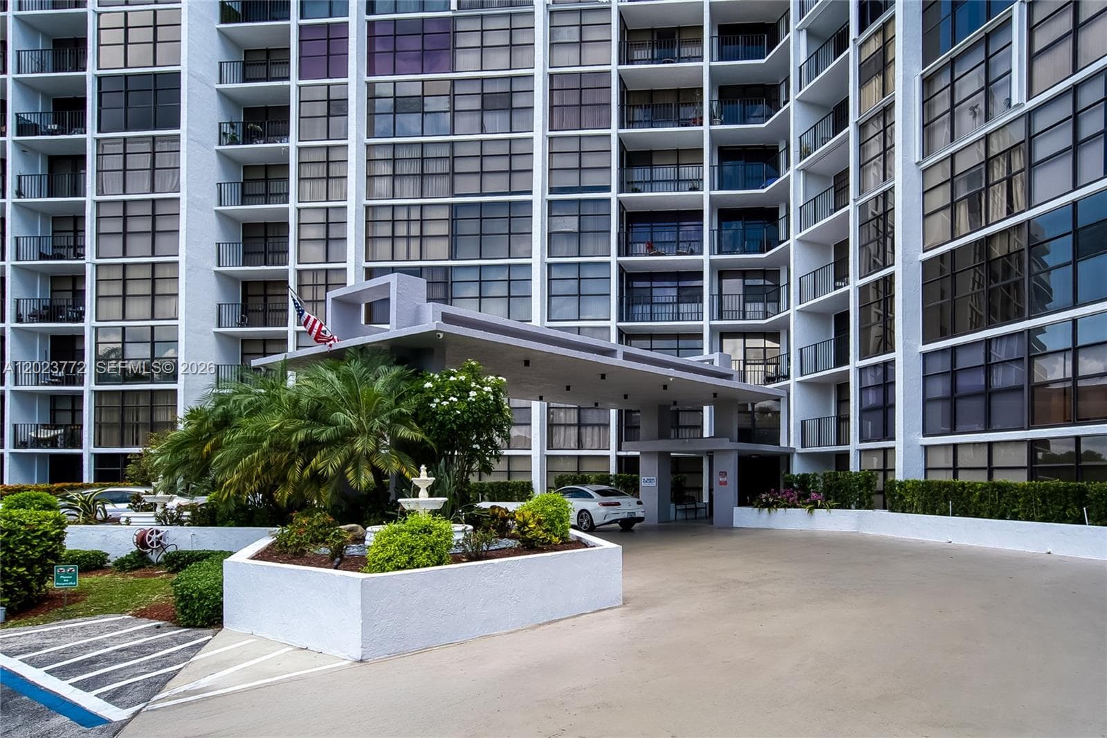 TOWERS OF OCEANVIEW SOUTH · #505 in Hallandale Beach - Photo 4
