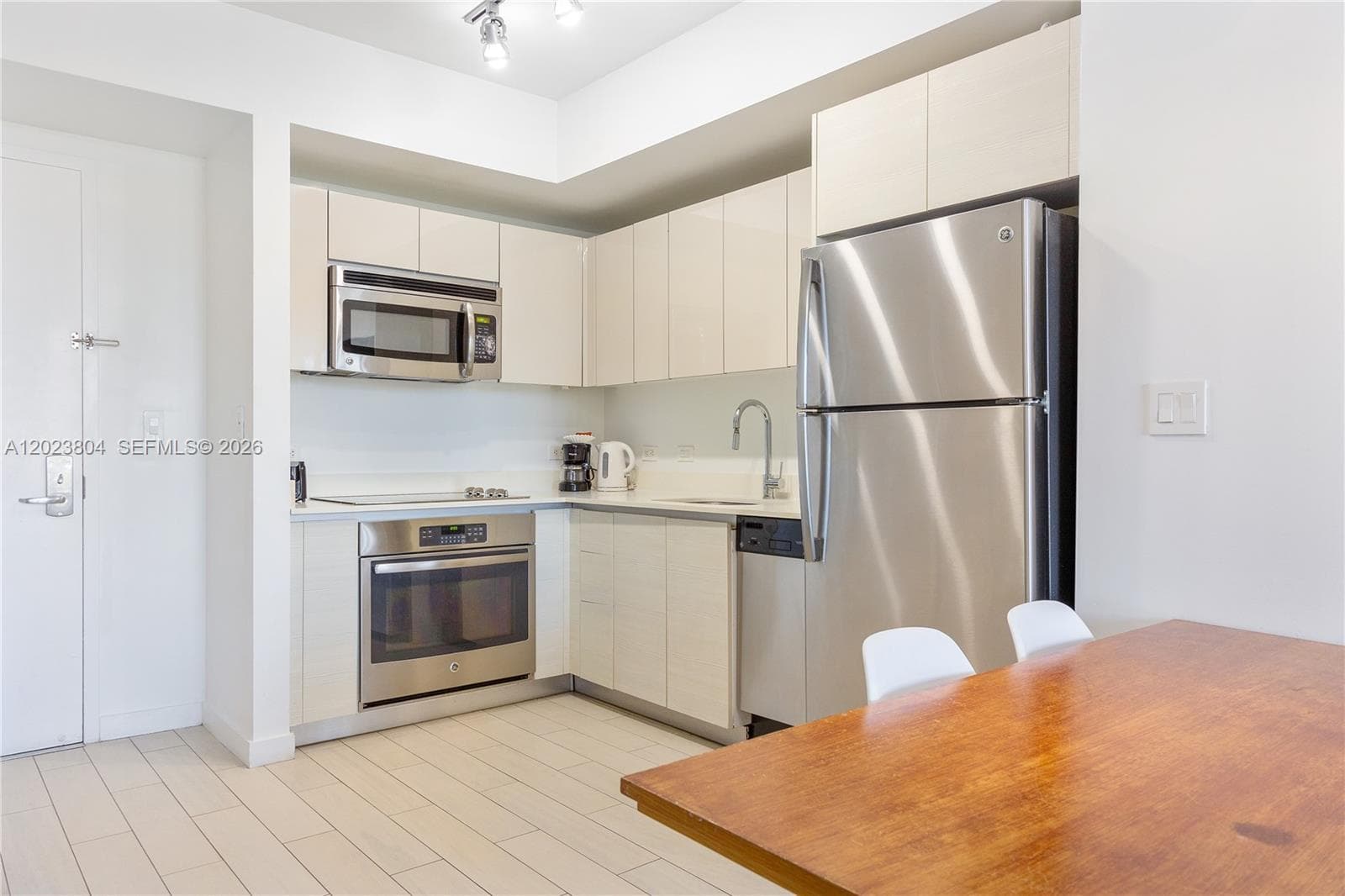 Beachwalk Resort · #R309 in Hallandale Beach - Photo 14
