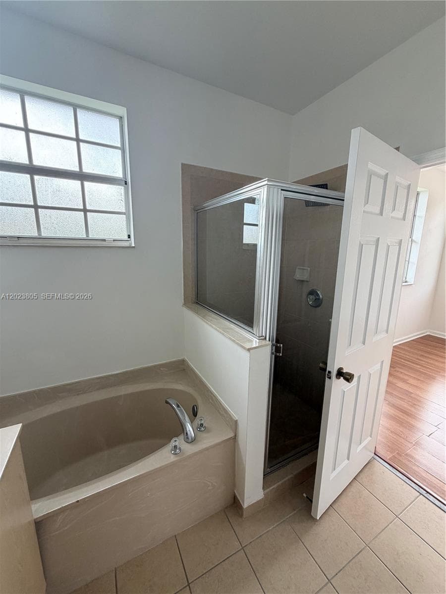 607 NE 21st Ter photo 14