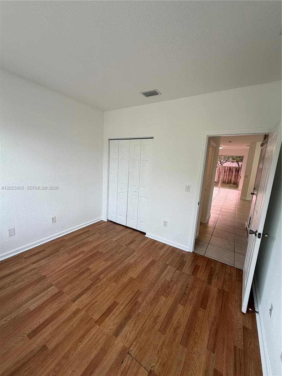 607 NE 21st Ter photo 8
