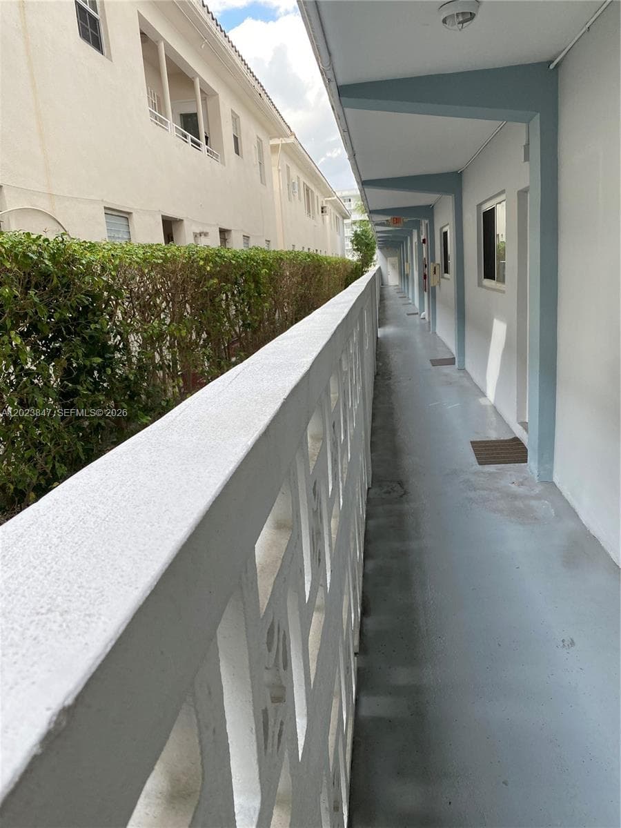 RIVE MARSEILLES CONDO · #103 in Miami Beach - Photo 20